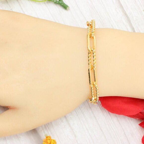"Trendy Handmade Bracelet – A Thoughtful Gift for Girls & Women | UNVRC1584 - Picture 8 of 10